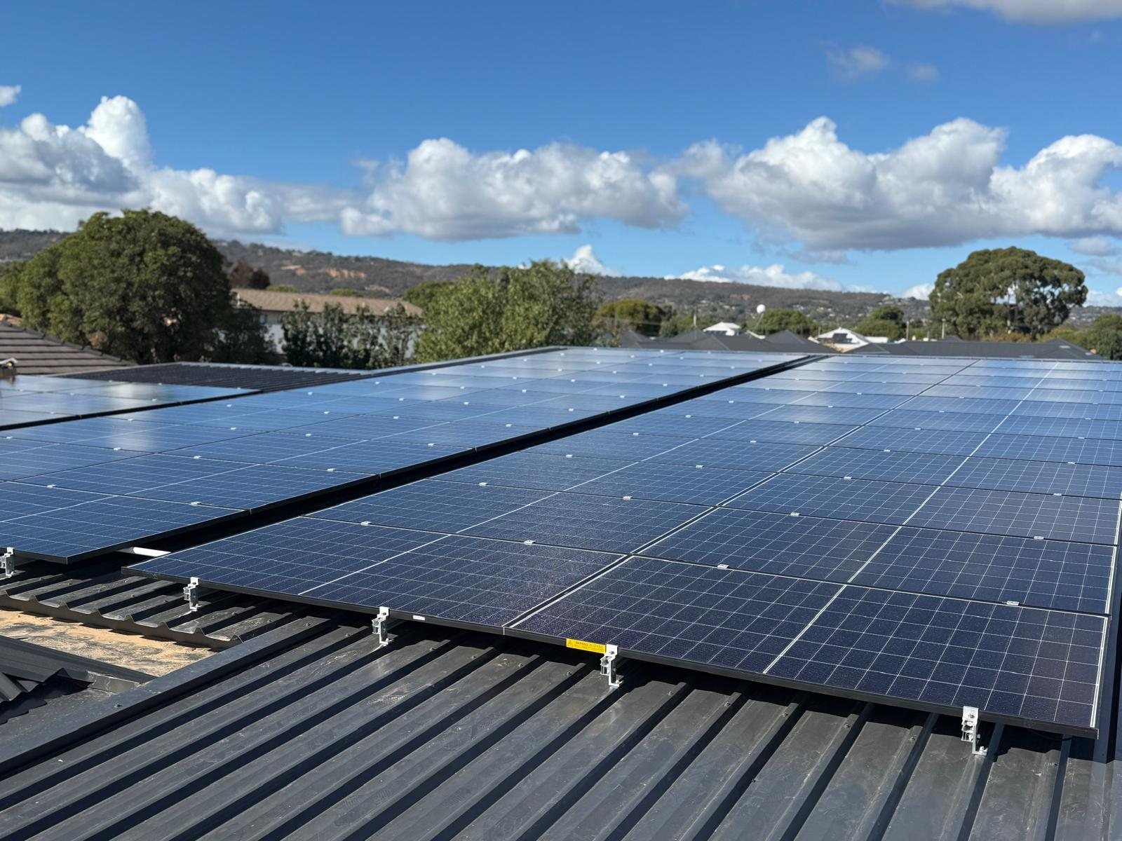 Wide rooftop solar array installed by Max Power